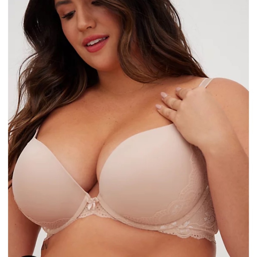 Torrid 48c Push-up Plunge Bra